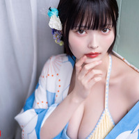 『BEEEEM』（ビーーーム） vol.3 撮影：江嶋綾恵梨 撮影協力：河邉有実莉 スタイリスト：馳尾潤子（Jstyles） ヘアメイク：yukky（oddcolor）、安藤沙樹