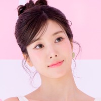 「スタイルどうなってんの？」“ホットパンツ”で美脚全開…クォン・ウンビ、抜群プロポーションに釘付け