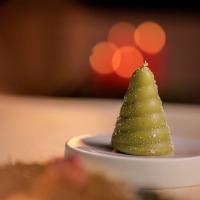 クリスマスツリーをかたどったピスタチオのスイーツ