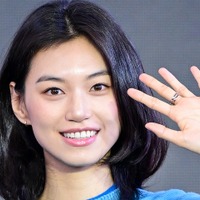 安藤サクラとのベッドシーンに「抵抗感はなかった」 キム・ドヨンが語った『DORA』撮影現場