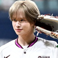 TWS・ギョンミン、初始球式で見事なストライク！“推し球団”への熱烈応援も話題