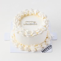 〈MAY6TH〉White Christmas (ホワイトクリスマス) 5,940円 約径12.5cm、高さ8cm【限定数200】酒不使用　©2026 glimmer globe Harada Atsuko