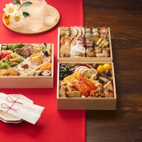 Oisix、24品を詰めた一人前おせち「高砂 毬」を7980円で発売