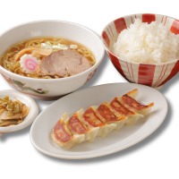 餃子（6個入り）＆中華そば（ハーフ）セット 900円（税込990円）