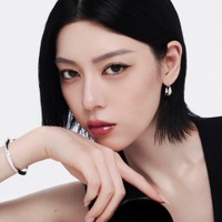 HERAのジャパンアンバサダーに就任した三吉彩花