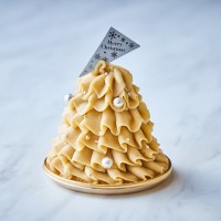 クリスマスツリーを模したノエルモンブラン　ⒸC.S/JR東日本/D