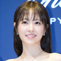 直視できない…女優パク・ボヨン、“胸元ざっくり”ドレスから吸い込まれそうな白肌あらわ「キャー」