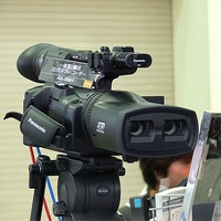 参考出品の一体型二眼式3Dカメラレコーダー「AG-3DA1」はコンパクトなボディで機動力を発揮しそうだ。