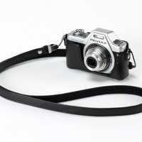 カメラケース「O-CC102（ブラック）」の装着イメージ