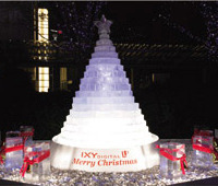 キヤノン、六本木ヒルズに氷のクリスマスツリーを展示　23日・24日の2日間 画像