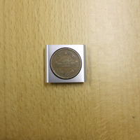 iPod shuffleのクリックホイールは、10円玉とほぼ同じ直径