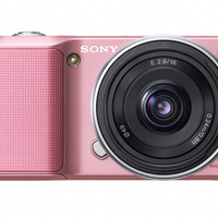 ソニー、小型一眼「NEX-3」に新色ピンクを追加 画像