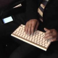 【ビデオニュース】Appleのワイヤレスキーボード＋iPod touchを取材で使う