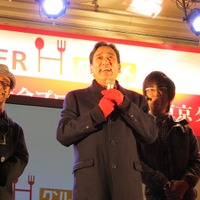 「2010年忘年会キャプテン」に就任したルー大柴さん。英語交じりのルー語で会場を盛り上げていた