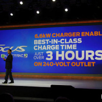 2011 International CES フォーカス エレクトリックの充電時間は240V電源で3時間