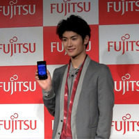 「REGZA Phone IS 04」の新CMキャラクターに起用された三浦春馬さん