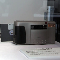 京セラ「DA-1」（1996年、7万9,800円）
