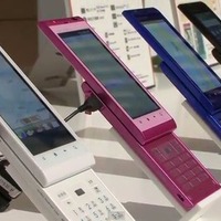 【ビデオニュース】KDDI、スライド型3Dスマートフォン「AQUOS PHONE IS11SH」 画像