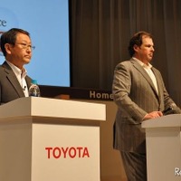 トヨタとセールスフォース・ドットコムの提携会見（23日）
