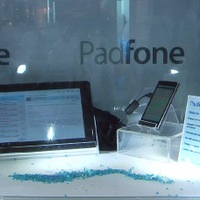 【COMPUTEX TAIPEI 2011（Vol.5）:動画】ASUSTeK、タブレットとスマートフォンが合体した「Padfone」 画像