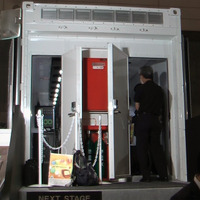 【Interop Tokyo 2011（Vol.23）】日本フルハーフ、実物大の「ISOコンテナデータセンター」を展示 画像