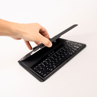 ノートPCのようにiPad 2を利用できるイメージ（iPad 2は別売）