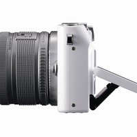 「OLYMPUS PEN Lite E-PL3」の液晶可動イメージ