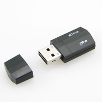 形状は小型USBメモリ