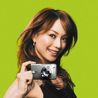 富士写、デジカメ「FinePix」のイメージキャラクターにエビちゃんを起用 画像