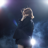 顔全ては晒さない“謎の美少女ボーカル”藍井エイルデビューへ 画像