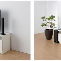 縦型（左）と横型（右）の選べるスタイルでテレビとの接続イメージ（テレビやラックは別売）