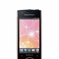 Xperiaの最新モデル「Xperia ray」がNTTドコモから登場……27日発売予定 画像