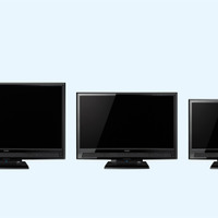 MDR2シリーズ55V型LCD-55MDR2（左）、46V型LCD-46MDR2（中央）、40型LCD-40MDR2（右）