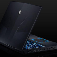 14型「ALIENWARE M14x」の本体斜め