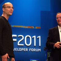 GoogleのAndroidの最重要キーパーソン、Andy Rubin氏がステージに招かれた