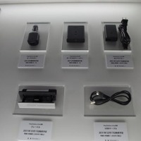 【TGS 2011】予想以上に小さい！？PSVitaのパッケージやアクセサリーをフォトレポート  