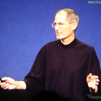 米国の「iPad 2」プレスイベントに登場したスティーブ・ジョブズ氏 米国の「iPad 2」プレスイベントに登場したスティーブ・ジョブズ氏