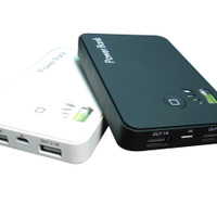 「Double USB Power Bank 2A」のブラック/ホワイト