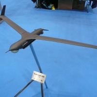 在日米海軍ブース。Global Hawkよりも小ぶりな「ScanEagle」のモデル。防衛省で購入するという噂もあるらしい