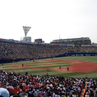 横浜ベイスターズの本拠地、横浜球場