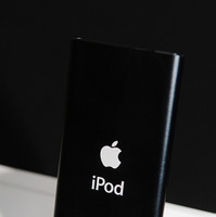 　新しいiPodシリーズの3製品「iPod」「iPod nano」「iPod shuffle」と、オーディオプレーヤーソフトの最新版「iTunes 7」の発表で来日した、米アップルの担当者に話を伺った。