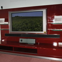 フルHD液晶採用テレビ「BRAVIA」とワイヤレスホームシアターシステム