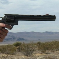 ハンドガンやショットガンなど多種多様な銃の性能を紹介する番組「THE GUN」