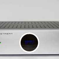 IMX 1020HDハイビジョンIPTVレシーバ。いわゆるセットトップボックスで、TVモニタに接続して映像配信を受信できる。ネットワーク接続は、10/100BASE-TXイーサネットのほか、IEEE 802.11g、11nなどの無線LANやWiMAXといったワイヤレス接続にも対応する