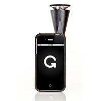 「GoPano micro」のケース＆レンズをiPhoneに装着したイメージ（iPhoneは別売）