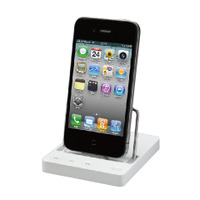 「iBOW Dock」（型番：PIP-KB2）にiPhoneを装着したイメージ（iPhoneは別売）