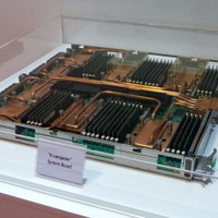 ブースの片隅には“京”スーパーコンピューターのシステムボードも