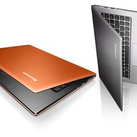 左は「IdeaPad U300s」Core i7搭載クレメンタインオレンジ