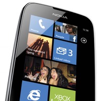 【MWC 2012（Vol.17）】Windows PhoneのバリューモデルLumia 610をノキアが発表  画像