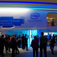 【MWC 2012 Vol.54（動画）】IntelブースでDancing with Droids 画像